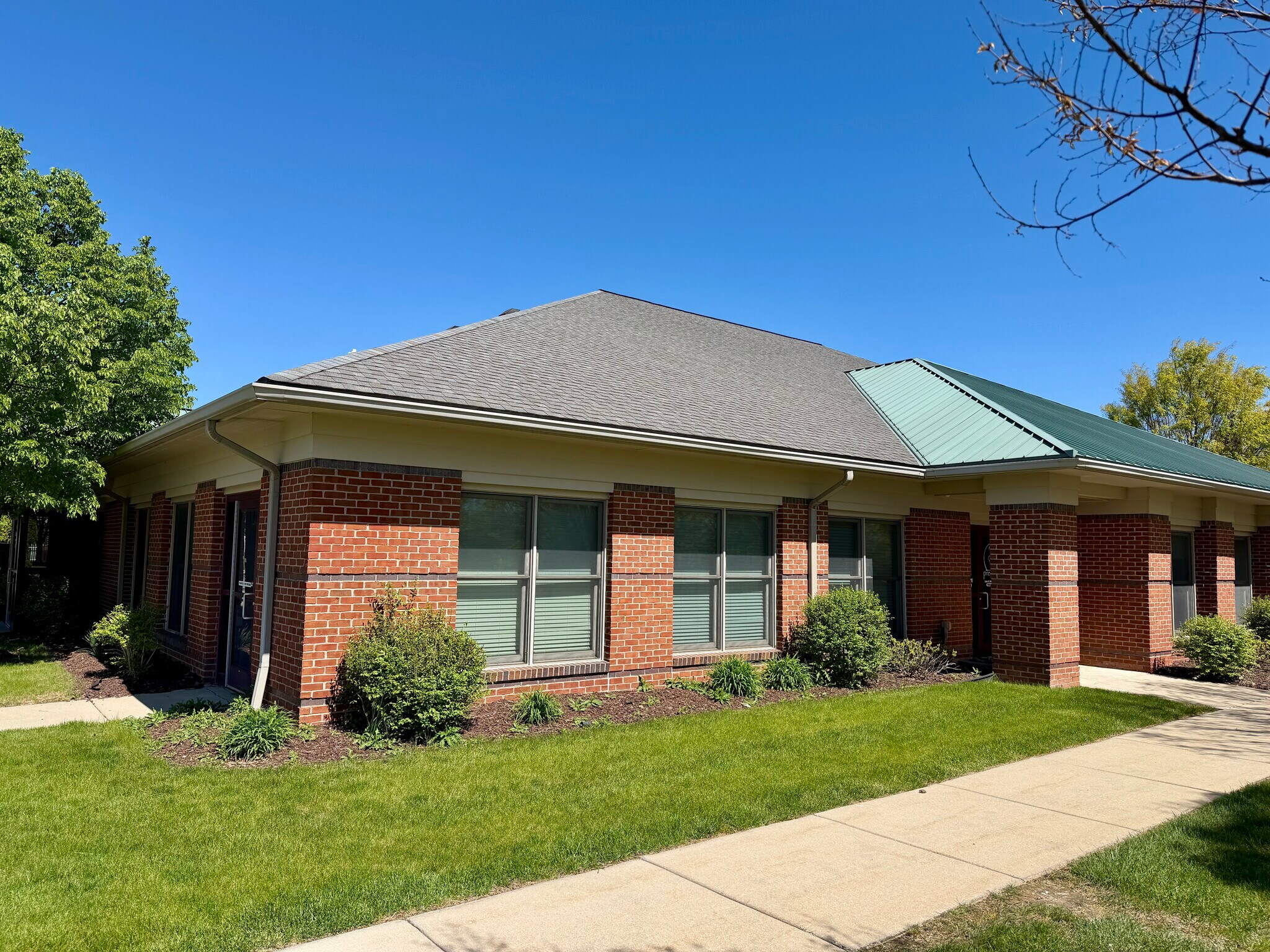 1600 Commerce Park Dr, Chelsea, MI à vendre Photo de l’immeuble– Image 1 sur 27