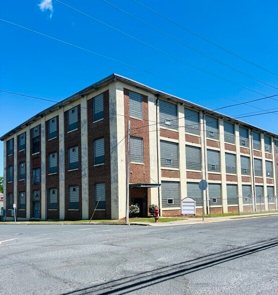 229 Montgomery Ave, Albemarle, NC à louer - Photo de l’immeuble – Image 1 sur 22