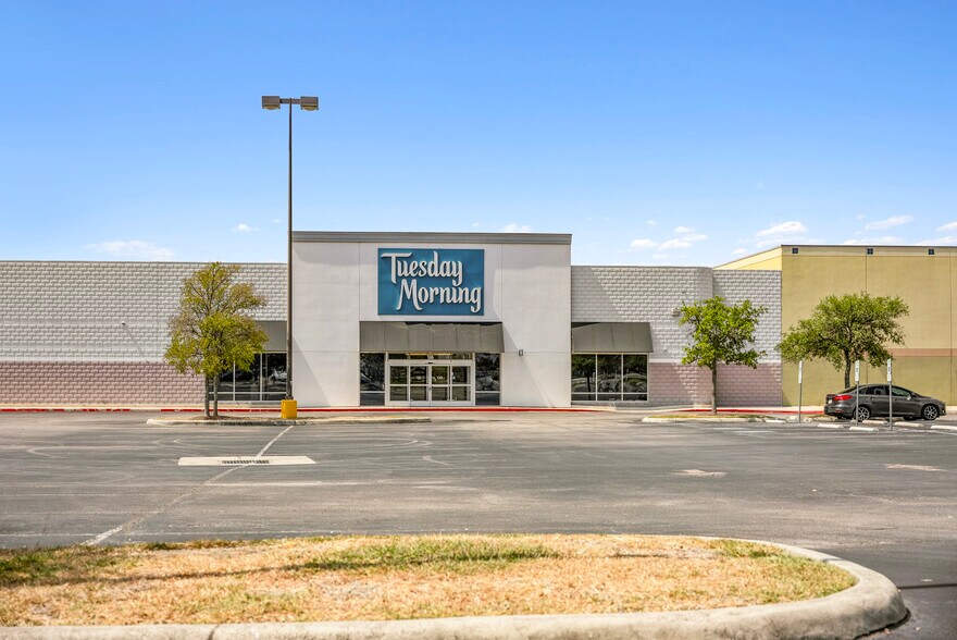 8421 Hwy 281, San Antonio, TX à louer - Photo de l’immeuble – Image 3 sur 5