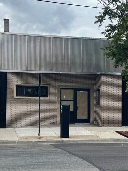 11412 S Michigan Ave, Chicago, IL à louer - Photo de l’immeuble – Image 2 sur 15