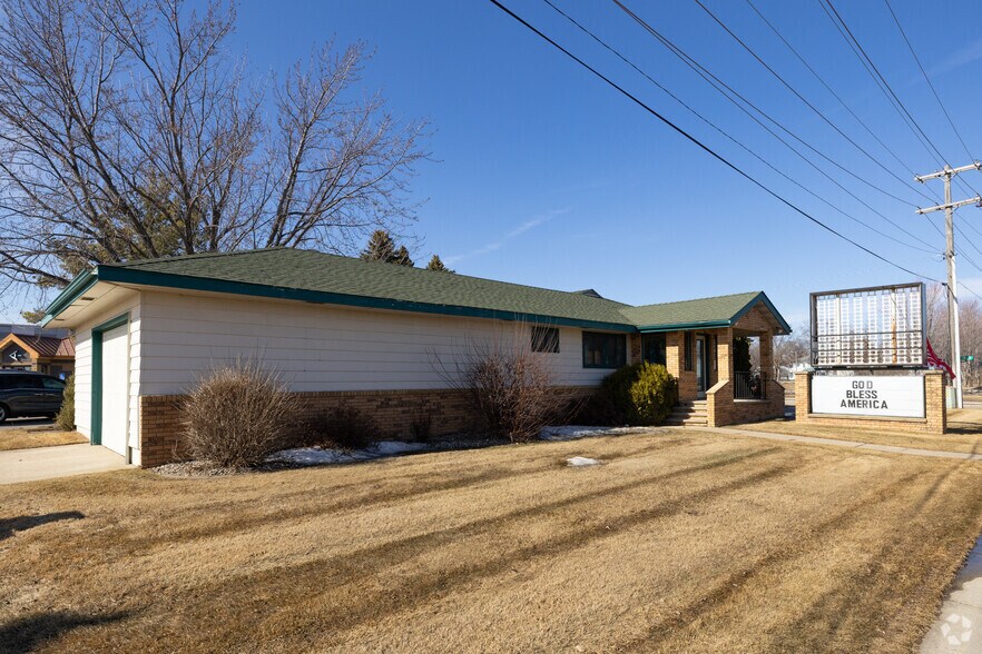 610 3rd Ave SE, Perham, MN à louer - Photo principale – Image 1 sur 1