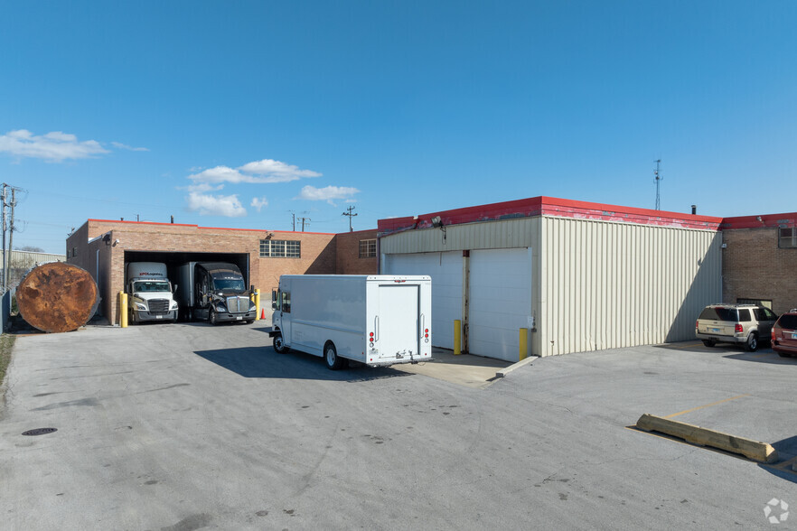 1975 N Hawthorne Ave, Melrose Park, IL à louer - Photo de l’immeuble – Image 2 sur 4
