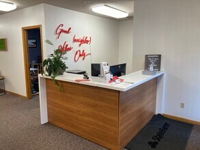 1324 W Clairemont Ave, Eau Claire, WI à louer Photo intérieure– Image 2 sur 7