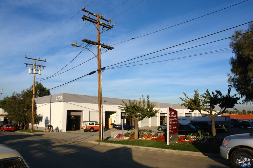 2700 Rose Ave, Signal Hill, CA à vendre - Photo principale – Image 1 sur 25