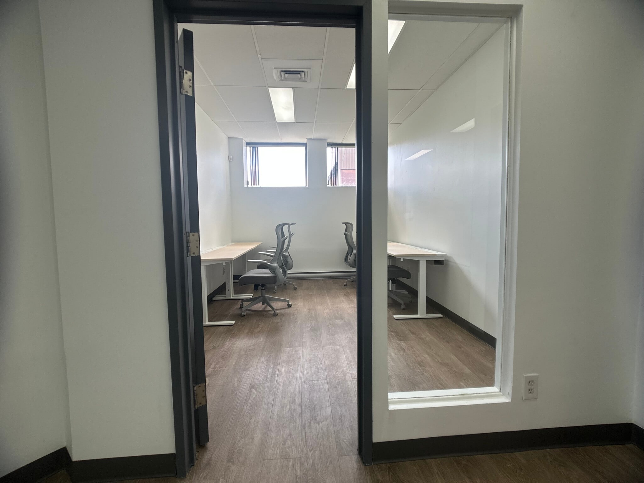 5675 Ch De Chambly, Saint-hubert, QC à louer Photo intérieure– Image 1 sur 10