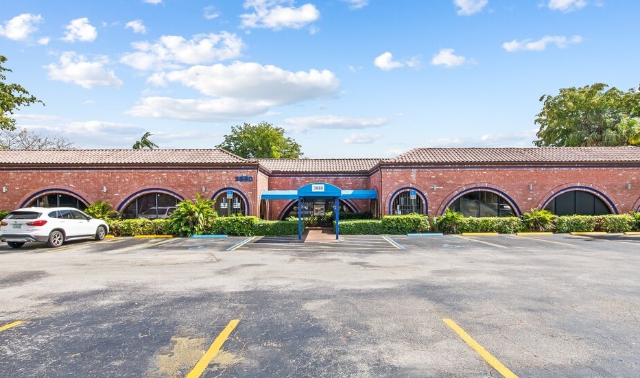 3880 Coconut Creek Pky, Coconut Creek, FL à louer Photo de l’immeuble– Image 1 sur 14