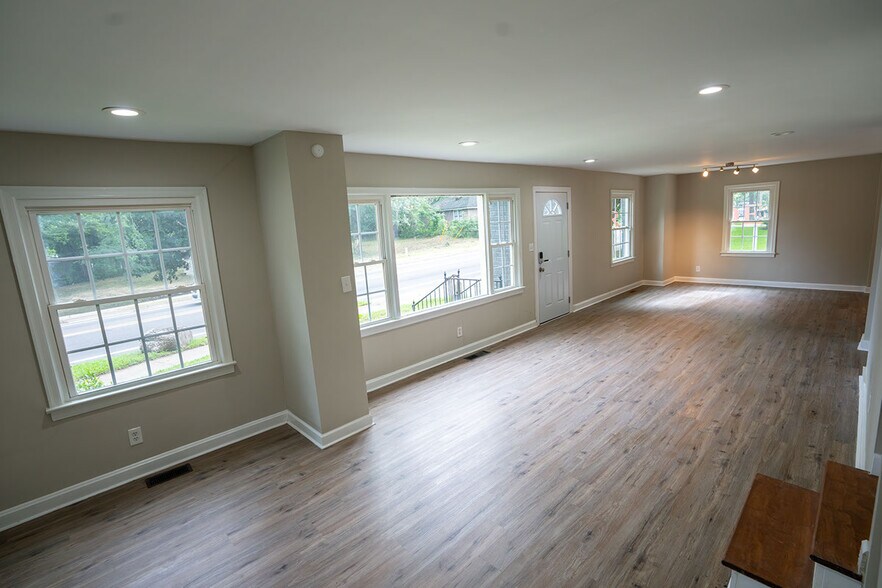 2107 Bolton Rd NW, Atlanta, GA à louer - Photo intérieure – Image 2 sur 8