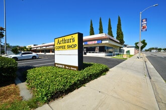 1281 E La Habra Blvd, La Habra, CA à louer Photo intérieure– Image 2 sur 13