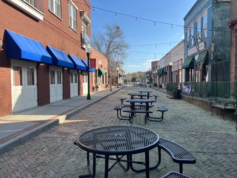 237 S Cedar St, Summerville, SC à louer - Photo de l’immeuble – Image 2 sur 4