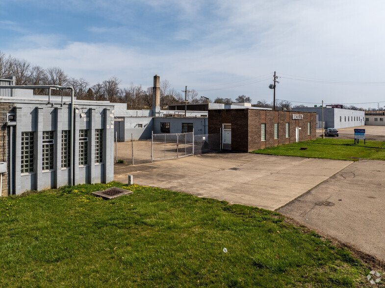 148 Caldwell Dr, Cincinnati, OH à louer - Photo de l’immeuble – Image 3 sur 8