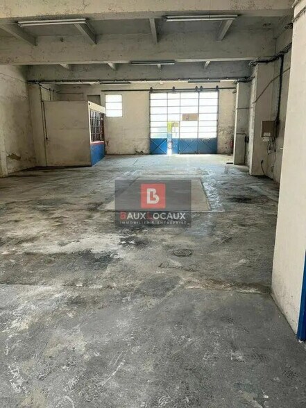 204 Rue Aristide Briand, Salon-de-Provence à louer - Photo de l’immeuble – Image 3 sur 4