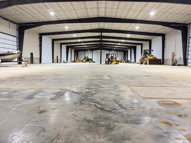 414 W Industrial Rd, Canton, SD à louer - Photo de l’immeuble – Image 3 sur 6