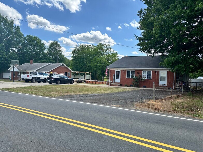 113 Meadow Creek Church Rd, Locust, NC à vendre - Photo de l’immeuble – Image 2 sur 3