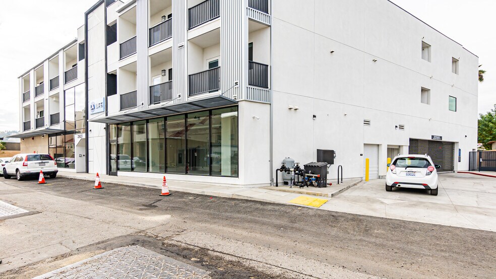 2923-2927 N Allesandro St, Los Angeles, CA à louer - Photo de l’immeuble – Image 3 sur 7
