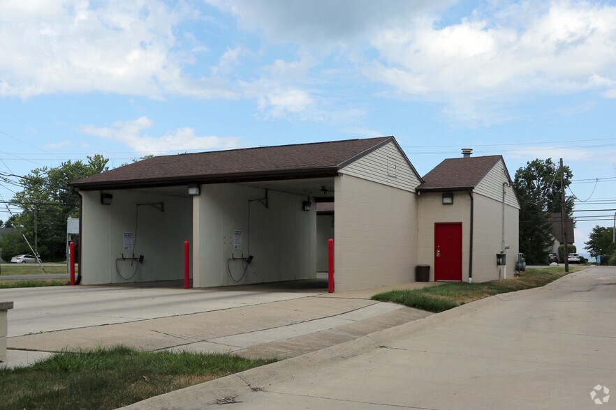 4240 E Lake Rd, Sheffield Lake, OH à vendre - Photo principale – Image 2 sur 6
