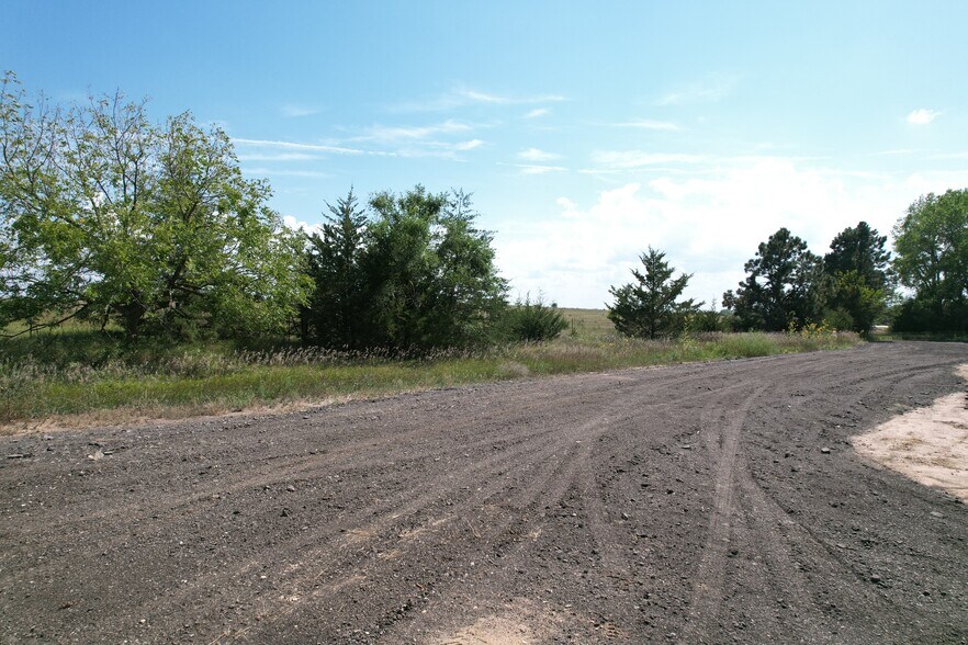 2608 Deer rd, Miltonvale, KS à vendre - Photo de l’immeuble – Image 3 sur 9