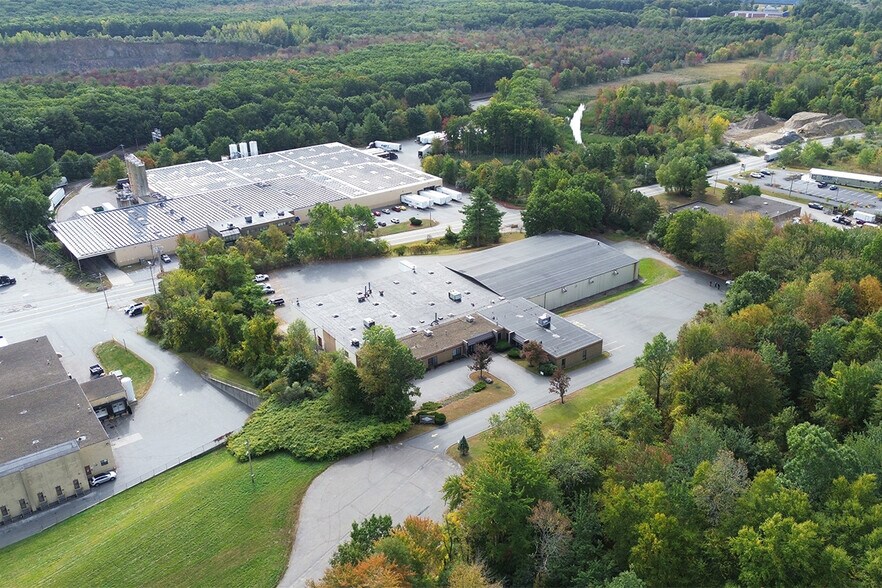 154 Pioneer Dr, Leominster, MA à vendre - Photo de l’immeuble – Image 3 sur 7