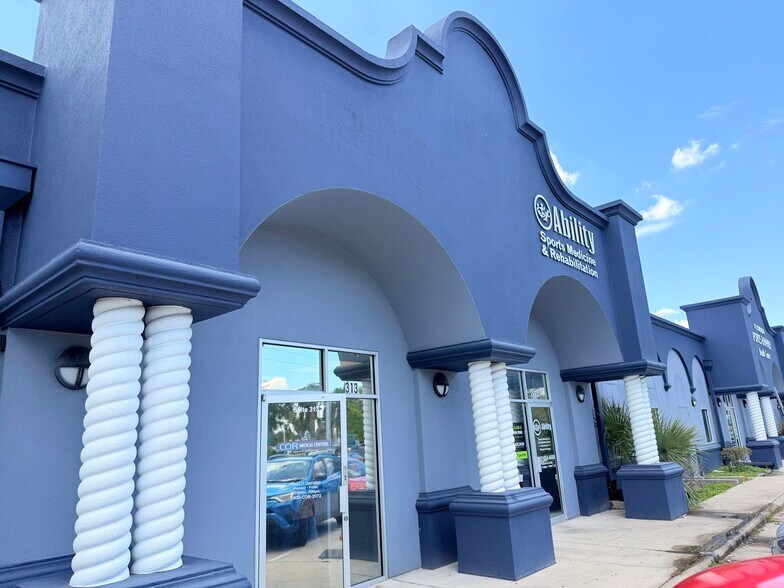 309-313 W Bass St, Kissimmee, FL à louer - Photo de l’immeuble – Image 2 sur 18