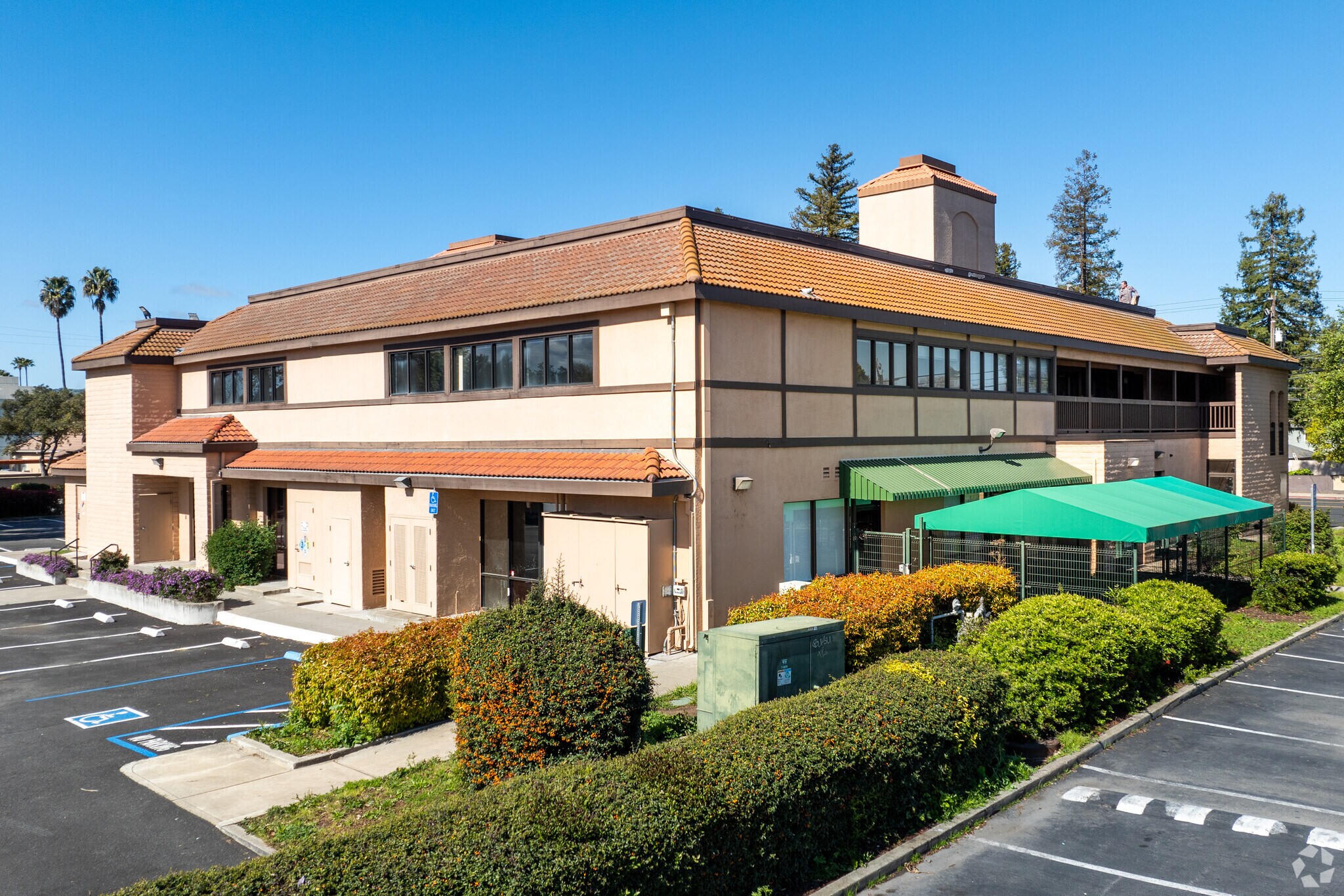 1410A Monument Blvd, Concord, CA à louer Photo de l’immeuble– Image 1 sur 14