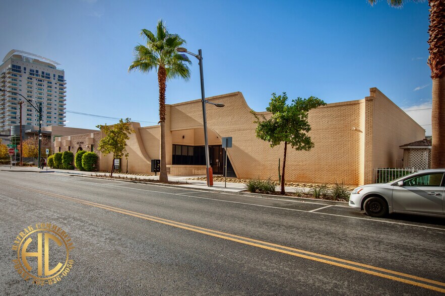 626 S 3rd St, Las Vegas, NV à vendre - Photo de l’immeuble – Image 2 sur 30