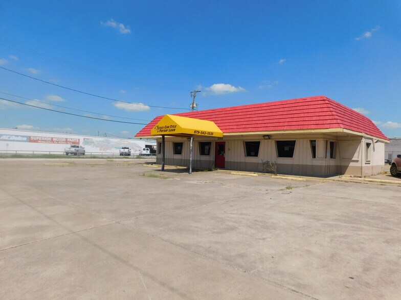 202 N Mechanic St, El Campo, TX à louer - Photo de l’immeuble – Image 2 sur 4
