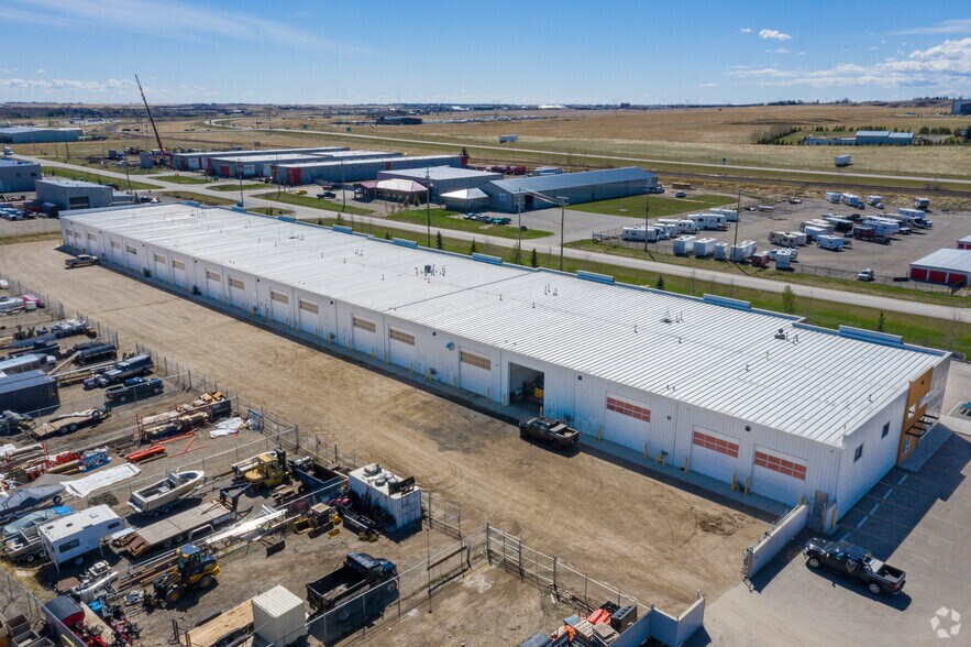64062 393 Av E, Foothills, AB à louer - Photo de l’immeuble – Image 2 sur 3