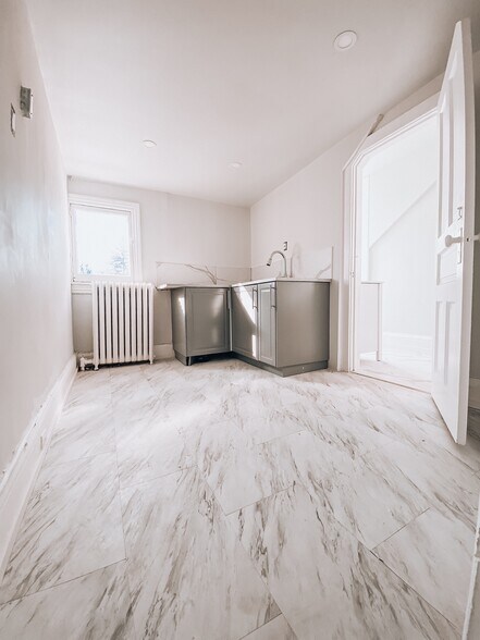2722 Yonge St, Toronto, ON à vendre - Photo de l’immeuble – Image 2 sur 13