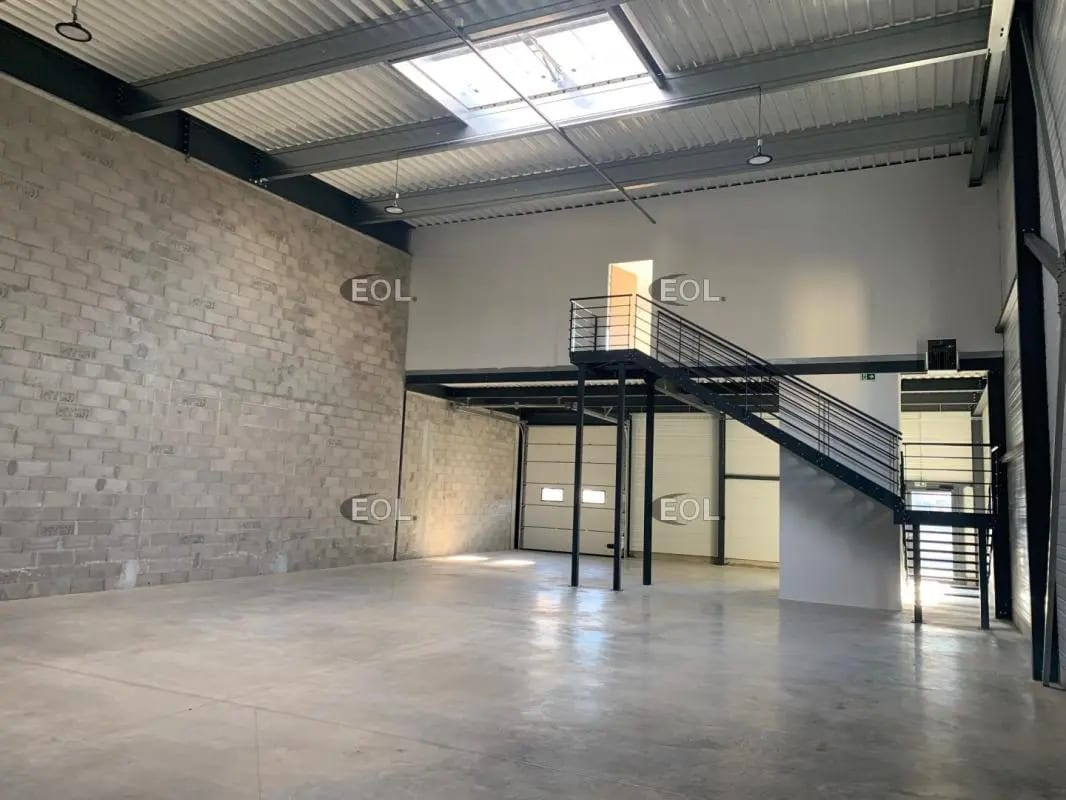 Local d’activités dans Brignoles à louer Photo intérieure– Image 1 sur 6