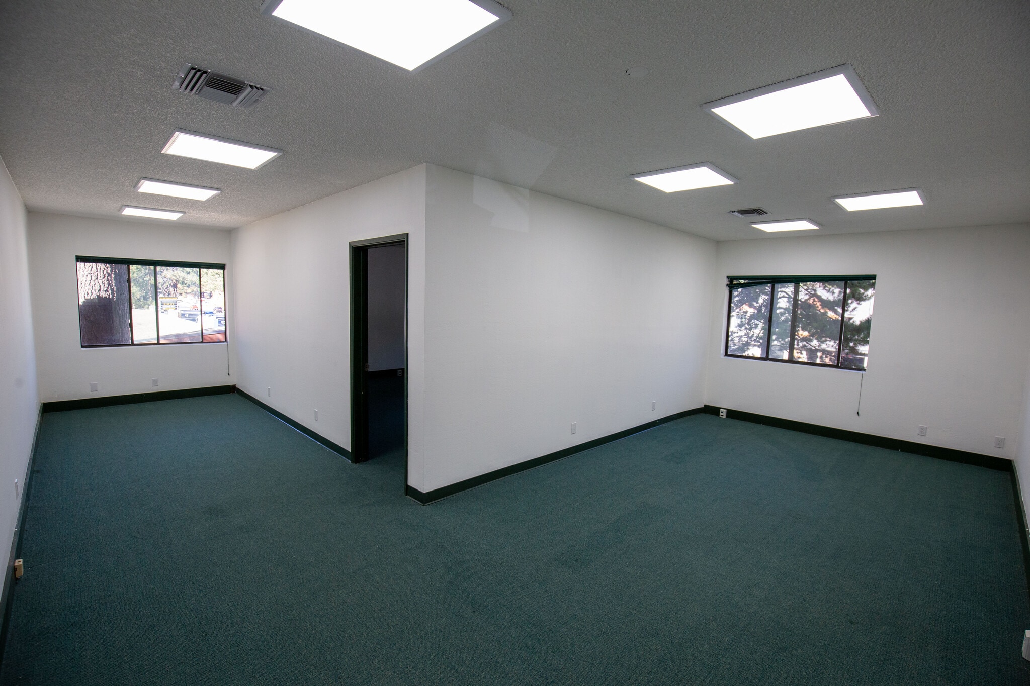 870 Emerald Bay Rd, South Lake Tahoe, CA à louer Photo intérieure– Image 1 sur 11