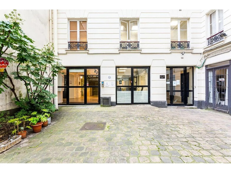 Bureau dans Paris à louer - Hall d’entrée – Image 3 sur 16