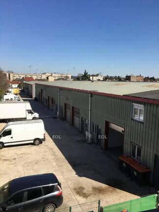 Plus de détails pour 21 Rue Gambetta, Stains - Local d'activités à louer