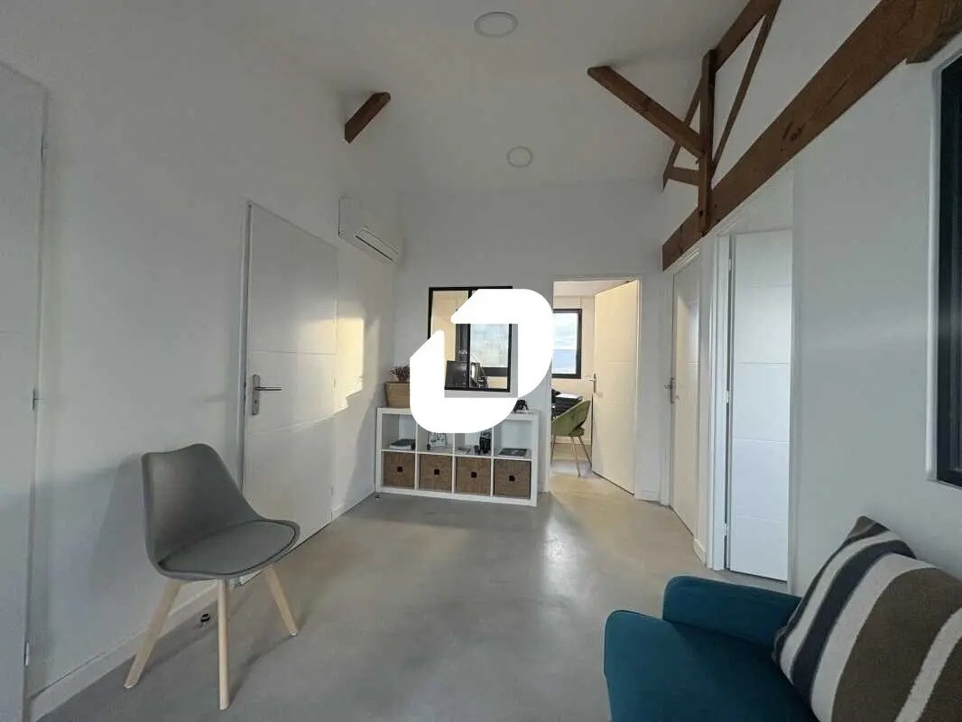 Bureau dans Beychac-et-Caillau à louer Photo de l’immeuble– Image 1 sur 7