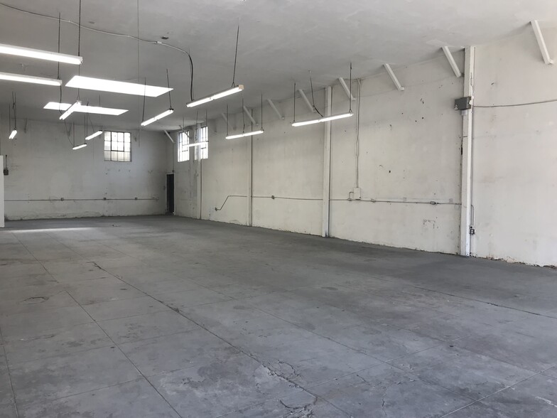 1044 S La Brea Ave, Los Angeles, CA à louer - Photo intérieure – Image 3 sur 4