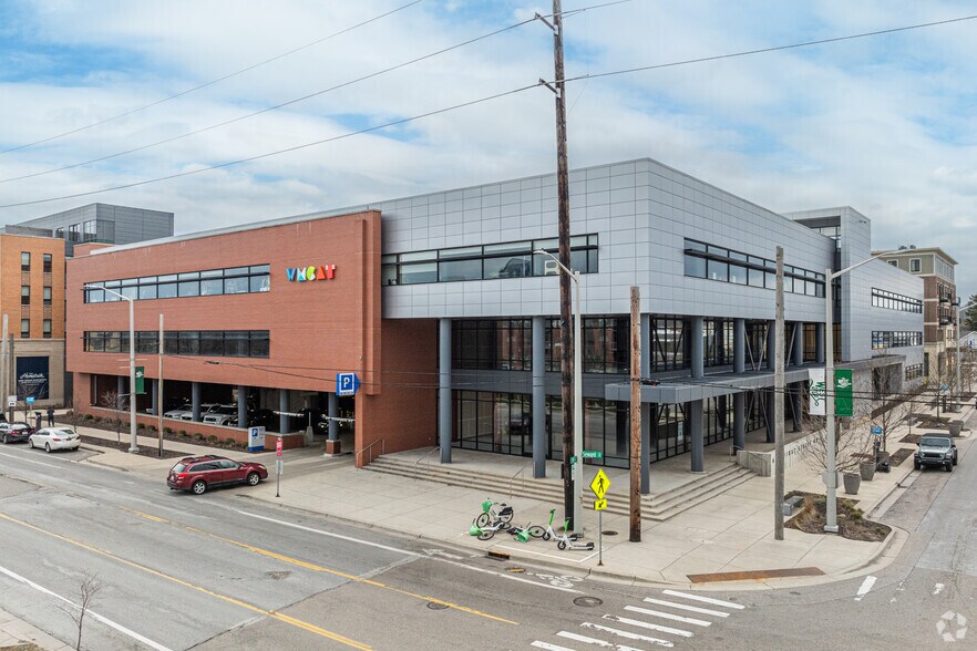 614 First St NW, Grand Rapids, MI à louer - Photo principale – Image 1 sur 5