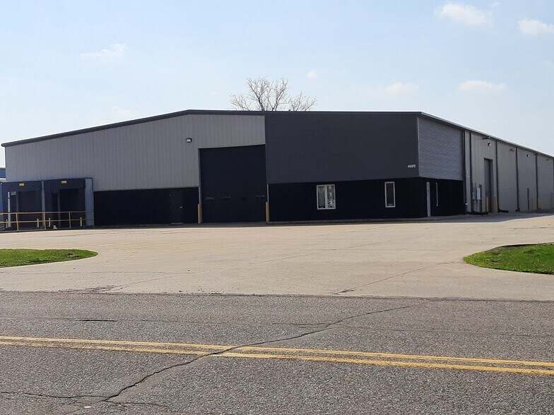 4607 Wyland Dr, Elkhart, IN à louer - Photo de l’immeuble – Image 2 sur 12