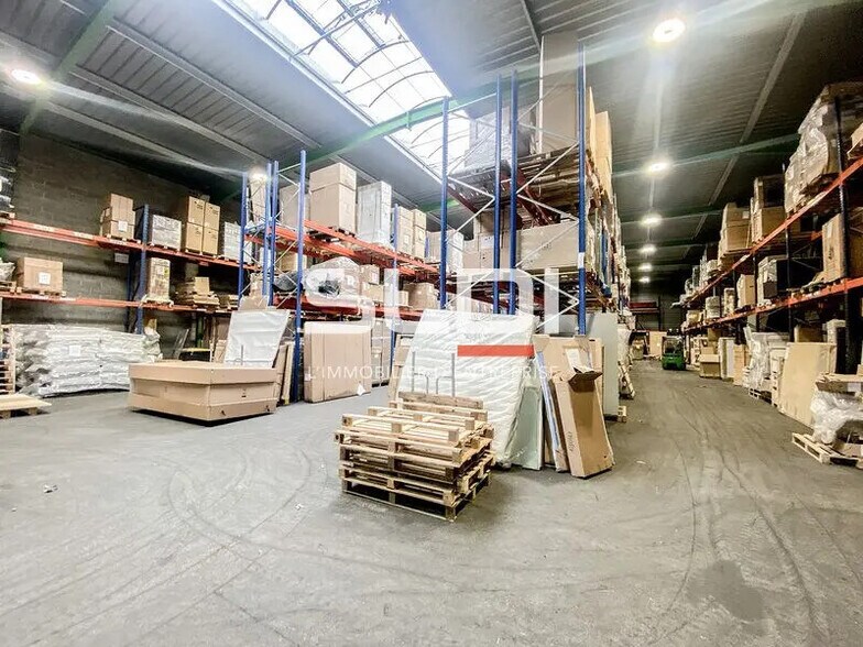 Local d’activités dans Genas à louer - Photo de l’immeuble – Image 2 sur 6