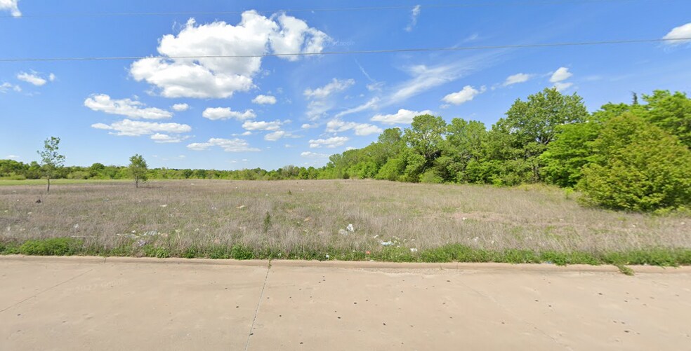 811 Graham Dr, Sherman, TX à vendre - Photo de l’immeuble – Image 2 sur 3