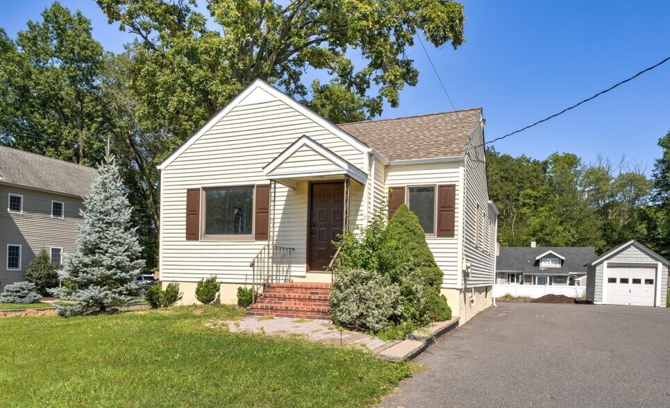 120 Snyder Ave, Berkeley Heights, NJ à vendre - Photo principale – Image 1 sur 9