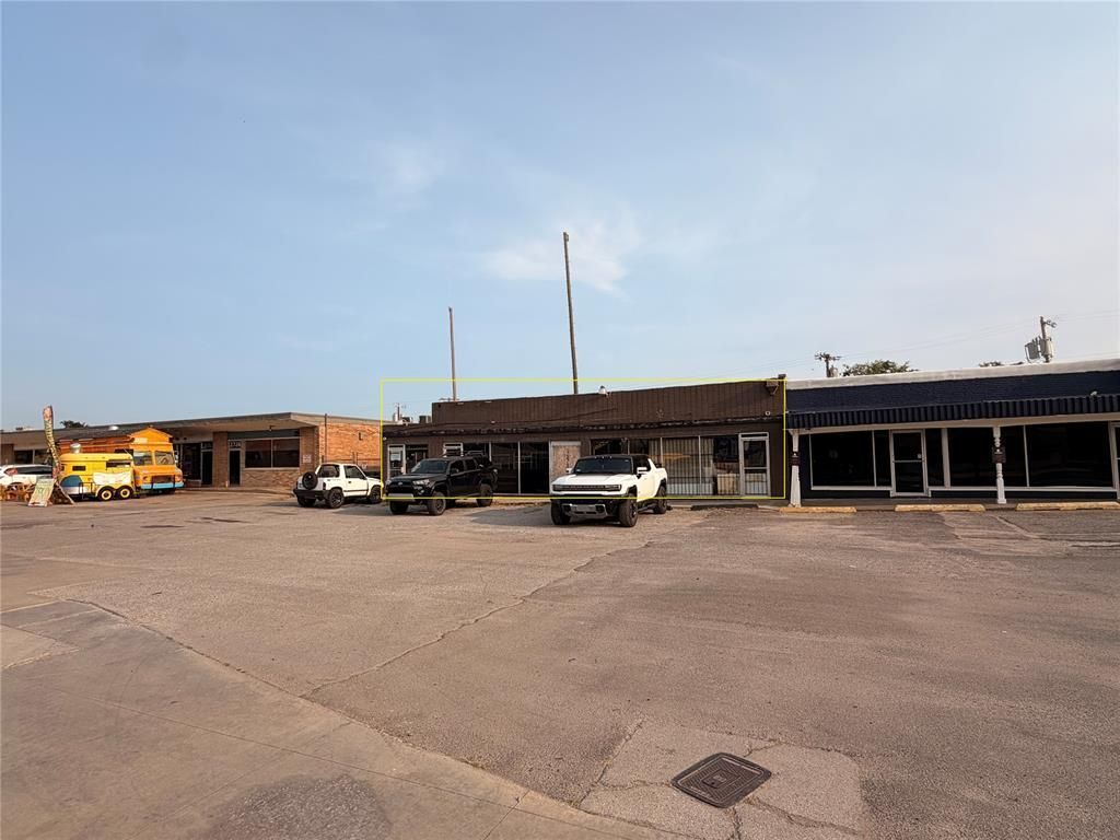 2728 NW 10th St, Oklahoma City, OK à vendre Photo de l’immeuble– Image 1 sur 6