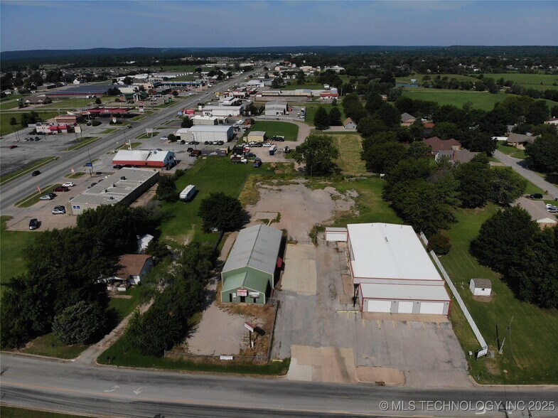 106 N Lombard Ln, Skiatook, OK à vendre - Photo de l’immeuble – Image 2 sur 11