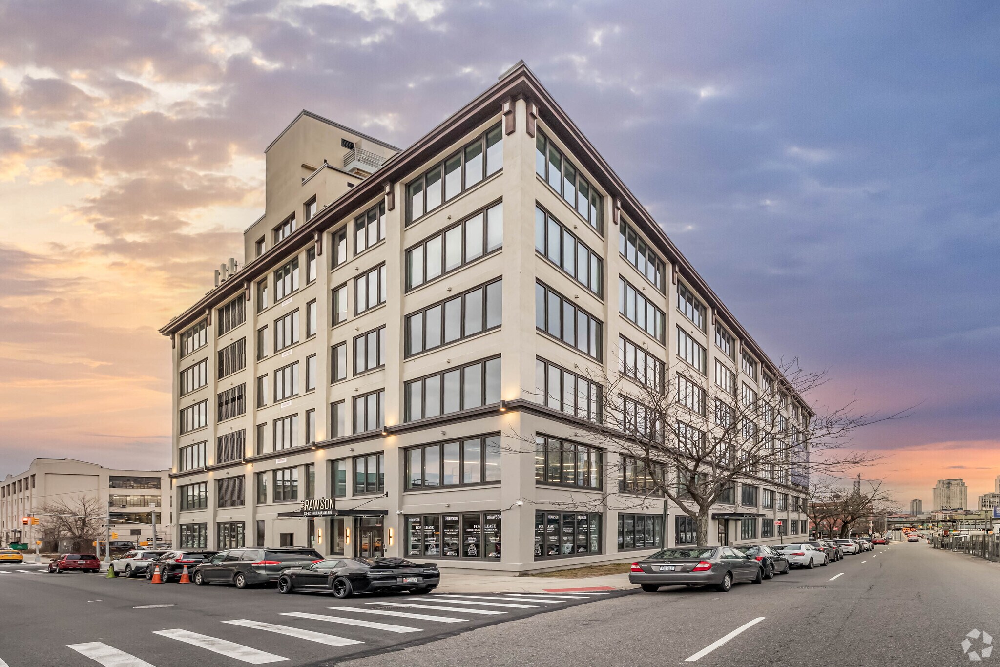 33-02 Skillman Ave, Long Island City, NY à louer Photo de l’immeuble– Image 1 sur 12