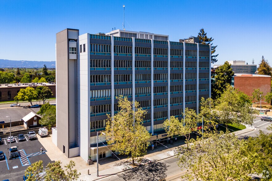 777 N 1st St, San Jose, CA à louer - Photo de l’immeuble – Image 1 sur 4