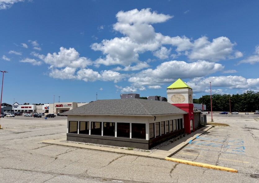 1780 E Sherman Blvd, Muskegon, MI à vendre - Photo de l’immeuble – Image 1 sur 8