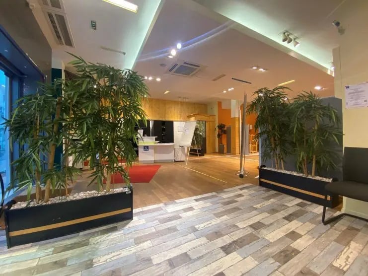 Local commercial dans Cholet à louer - Hall d’entrée – Image 1 sur 5