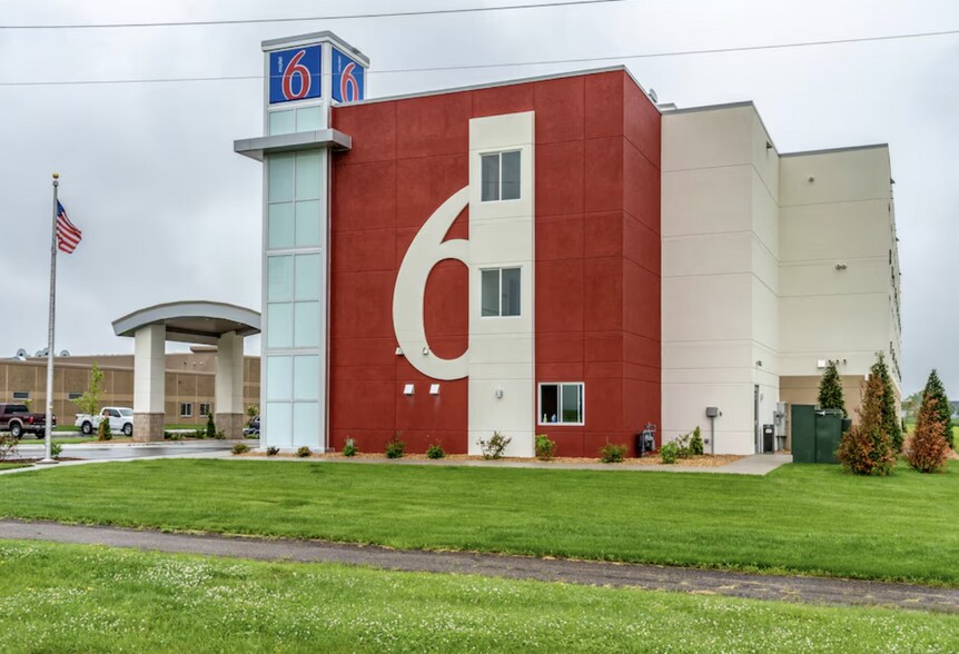 1731 Premier Dr, Mankato, MN à vendre - Photo de l’immeuble – Image 2 sur 14