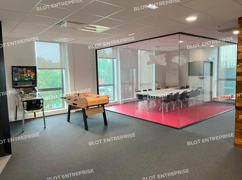 Bureau dans Saint-Herblain à vendre - Photo de l’immeuble – Image 2 sur 25