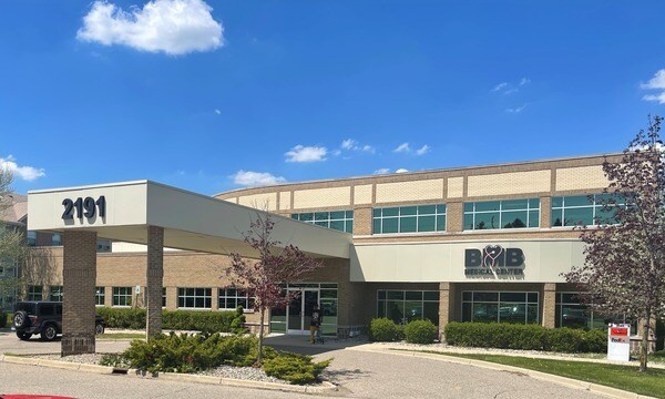 2191 E South Blvd, Auburn Hills, MI à vendre Photo principale– Image 1 sur 11