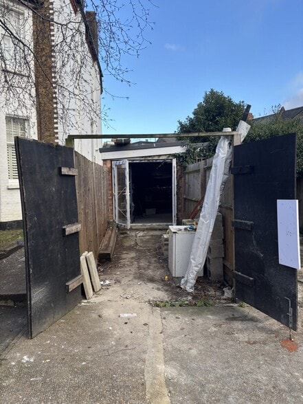 Storage 2 Ashlake Road, Londres à louer - Photo principale – Image 2 sur 3