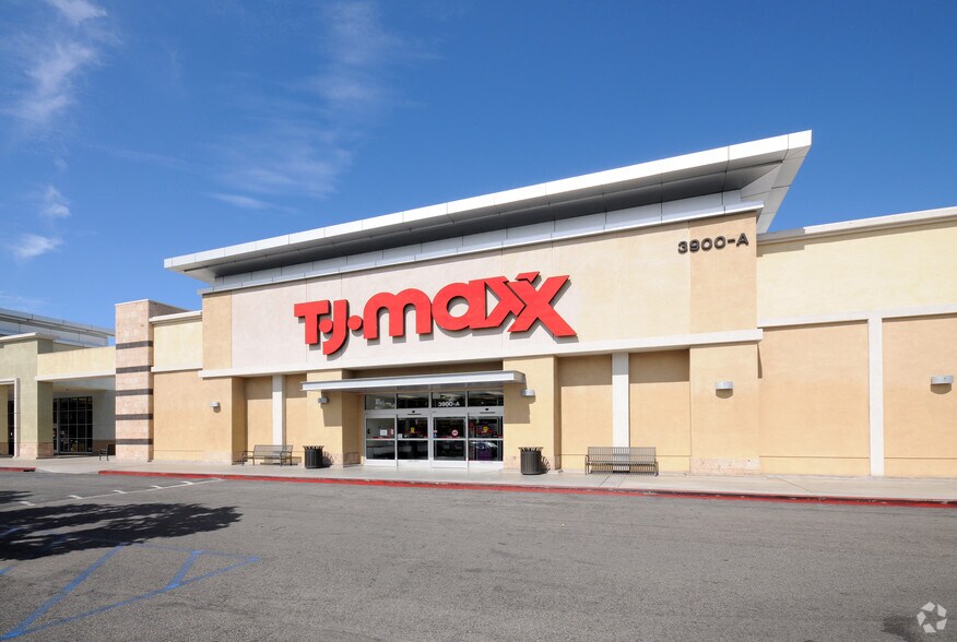 3900-3940 S Bristol St, Santa Ana, CA à louer - Photo de l’immeuble – Image 2 sur 4