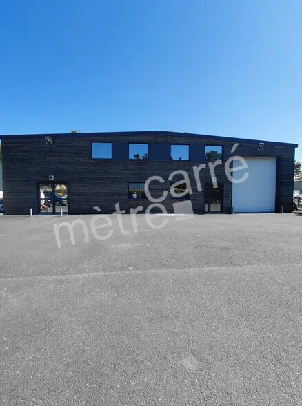 Local d'activités dans La Chapelle-sur-Erdre à vendre - Photo de l’immeuble – Image 2 sur 5